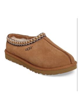 UGG Tasman chestnut slippers  women Sz 8 cozy and warm winter shoes gently used